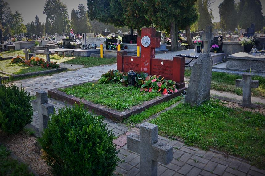 Grobowiec rodziny Przybylskich (3).JPG