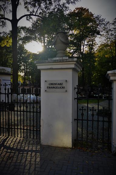 Lublin - na cmentarzu ewangelickim (1).JPG
