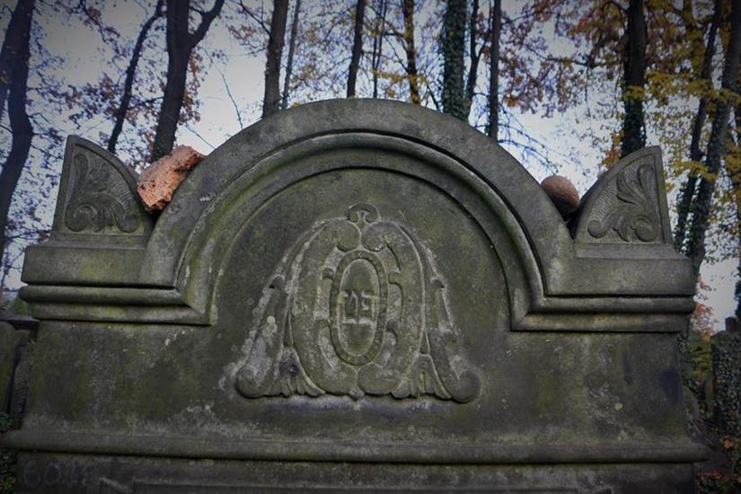 Cmentarz żydowski w Zawierciu (34).JPG