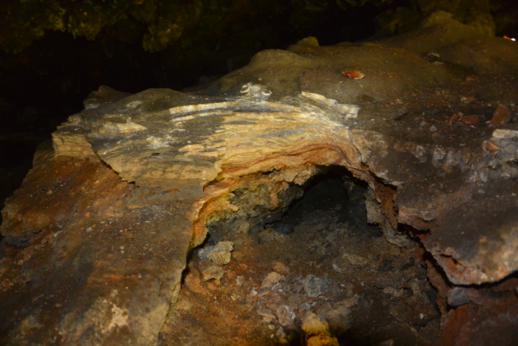 Jaskinia w Laskach (9).jpg