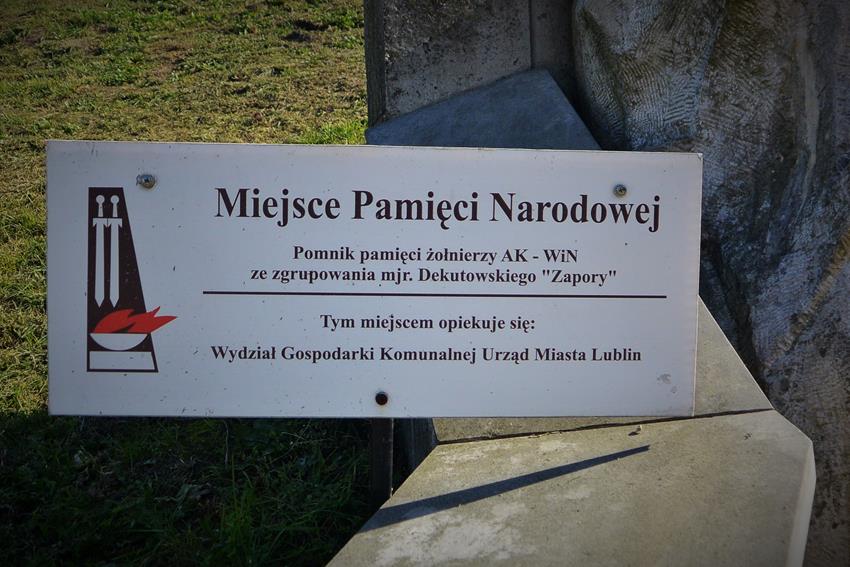 Pomnik pamięci żołnierzy Armii Krajowej ze zgrupowania Zapory (12).JPG
