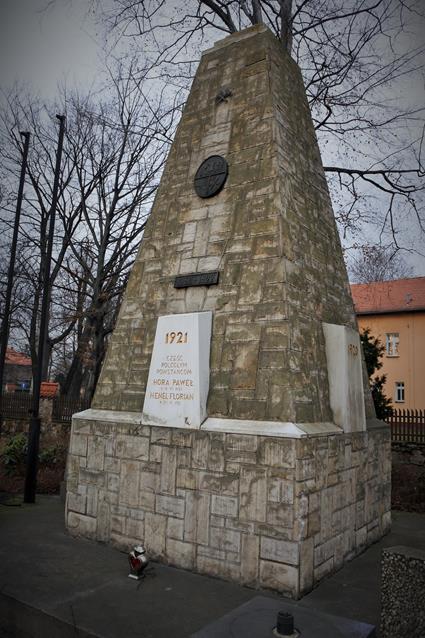 Pomnik (5).JPG