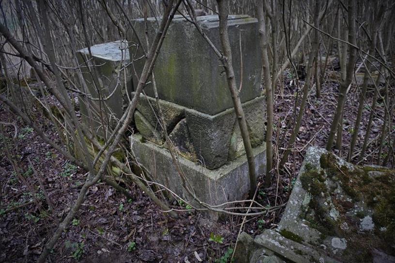 Cmentarz żydowski (13).JPG