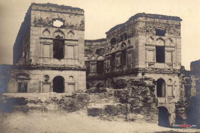 Ujzad zamek 1937 - zdjęcie Fotopolska.jpg