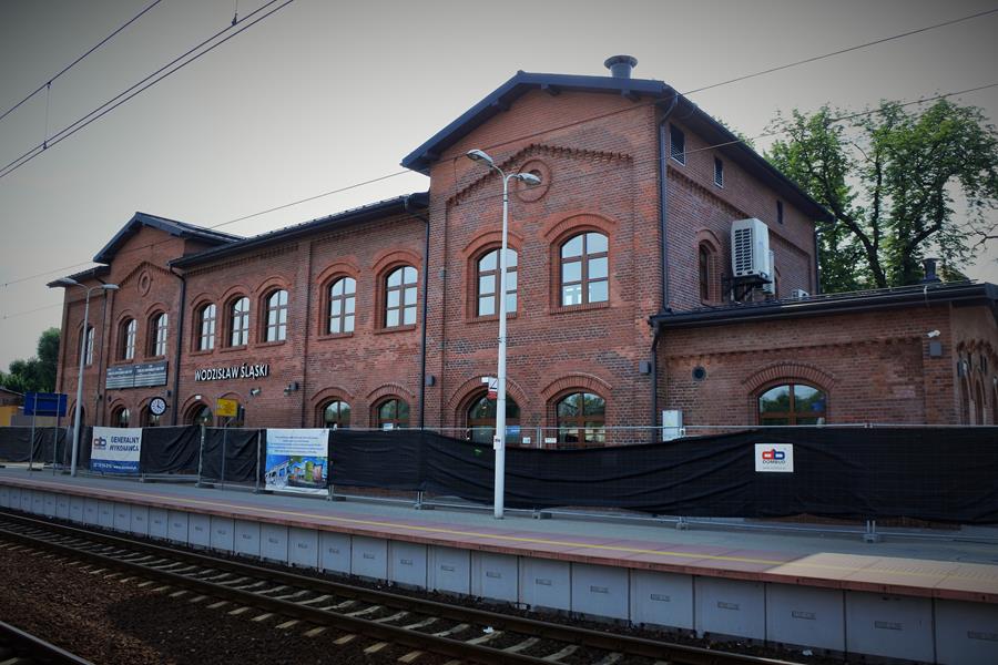 Dworzec w Wodzisławiu Śląskim (9).JPG