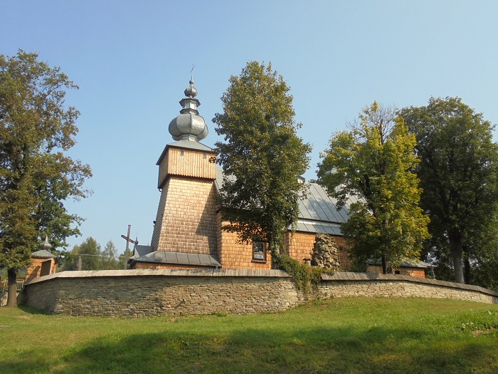 Binczarowa cerkiew panorama.JPG