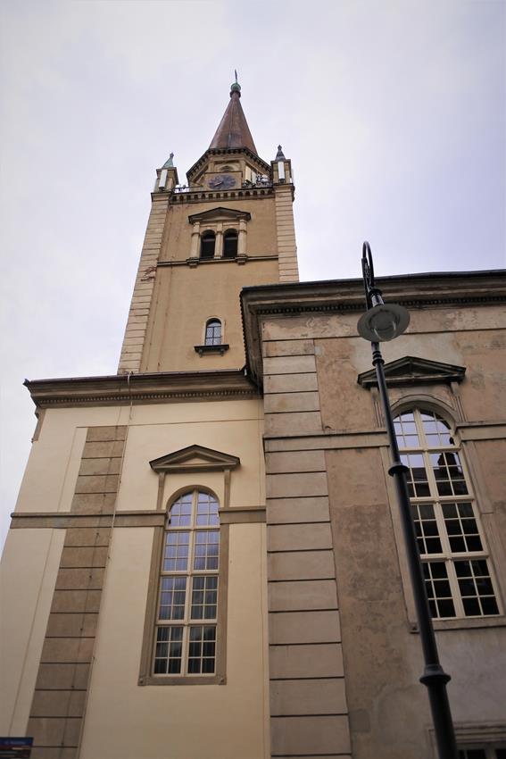 Kościół Zbawiciela w Wałbrzychu (1).JPG