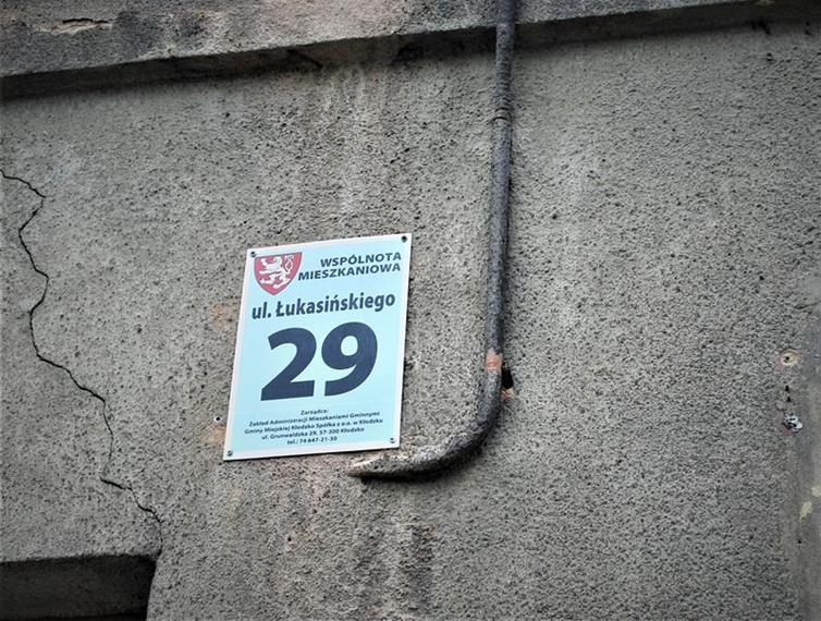 Ulica Waleriana Łukasińskiego 29 (2).JPG
