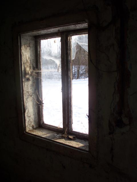 Opuszczony dom w Grabinie (4).jpg