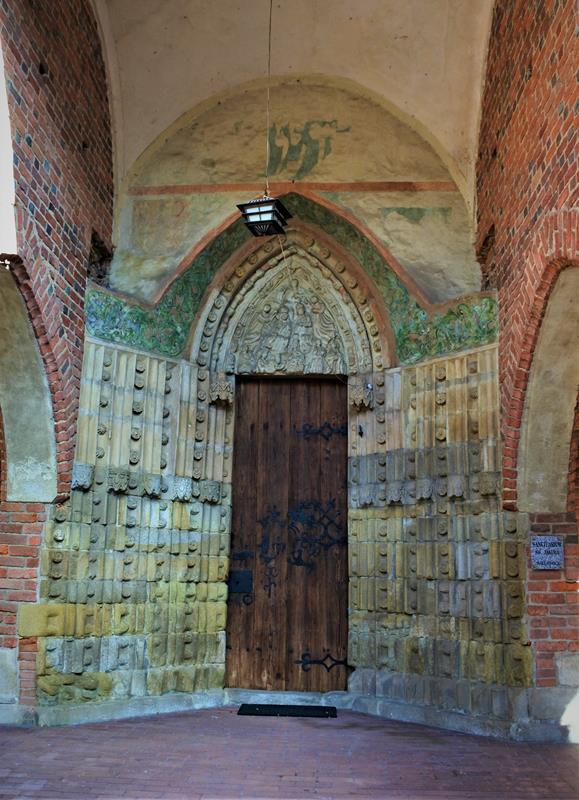 Gotycki portal wejściowy.JPG