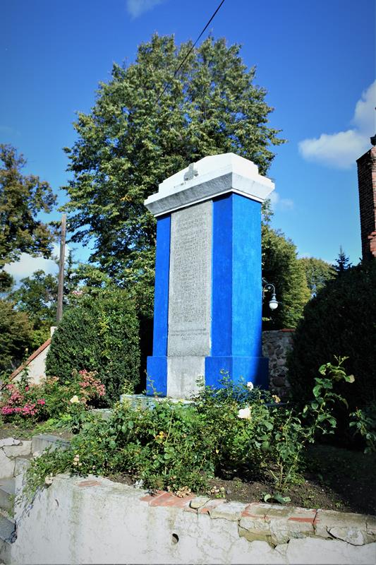 Mollwitz - pomnik poległych (2).JPG