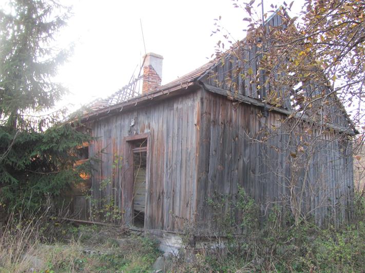 Opuszczony dom w Pilicy - listopad 2011 (2).jpg