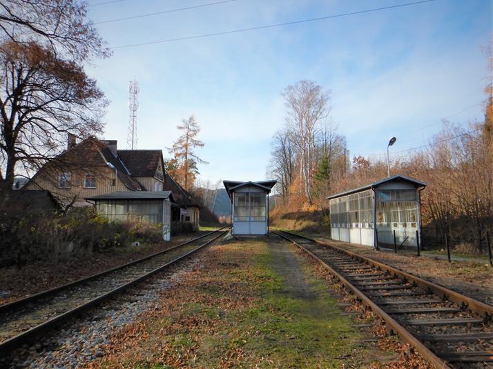 Ludwikowie Kłodzkie - dworzec (3).JPG