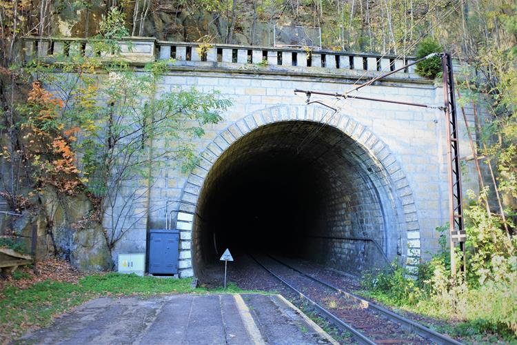 Tunel kolejowy (1).JPG
