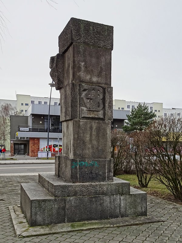 Jaworzno - pomnik Bojownikow (5).JPG