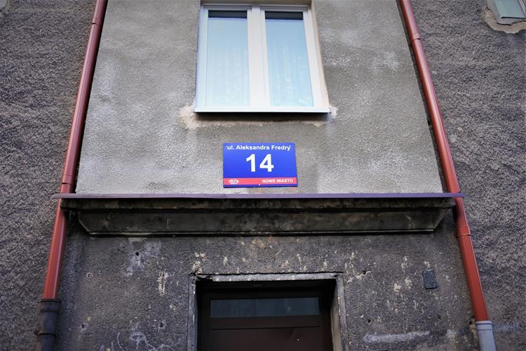 Ulica Aleksandra Fredry 14 (4).JPG