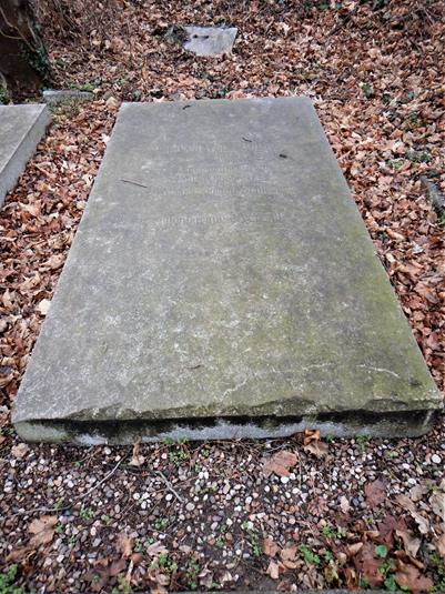 Cmentarz rodzinny na Kaplicznym Wzgórzu (5).JPG