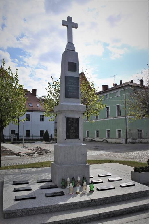 Jordanów - pomnik (2).JPG