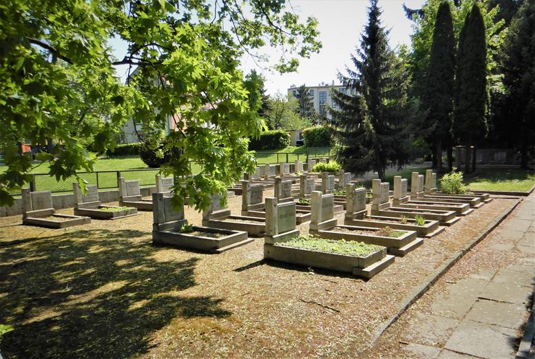 Cmentarz żołnierzy Armii Czerwonej (8).JPG