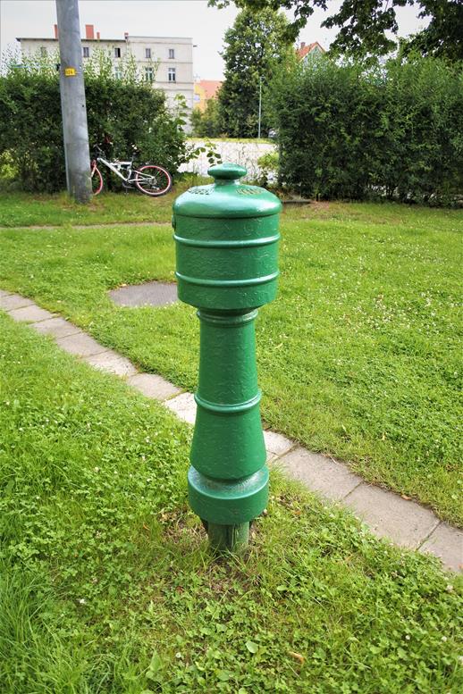 Ciekawy hydrant (2).JPG