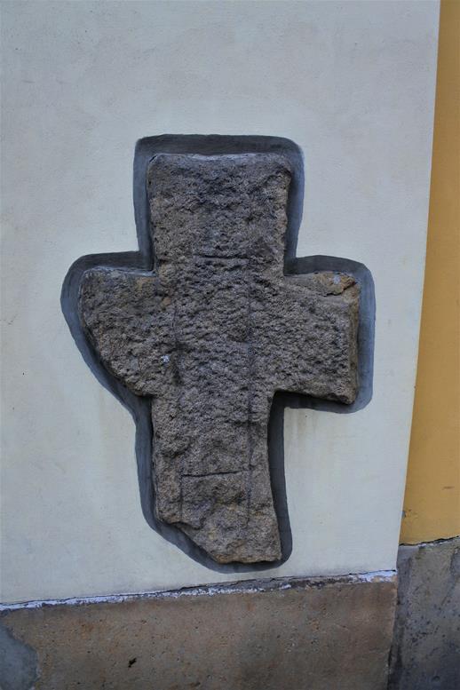 Krzyże pokutne na cerkwi (3).JPG