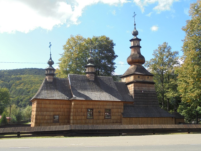 Ropica Gorna cerkiew widok ogolny.JPG