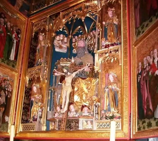 5. Wawel - Kaplica Świętokrzyska - ołtarz z Bogiem Ojcem.JPG