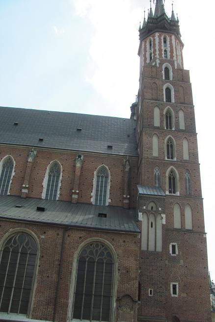 Kraków - kościół Mariacki 2 - z gotyckim hełmem.JPG