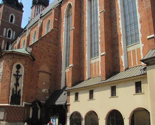 Kraków - kościół Mariacki 13 - kaplice grobowe.JPG