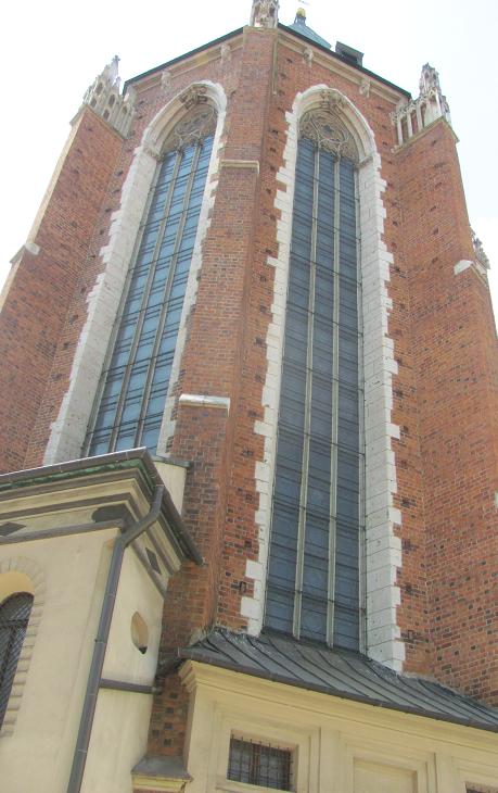 Kraków - kościół Mariacki 16 - brak absydy.JPG