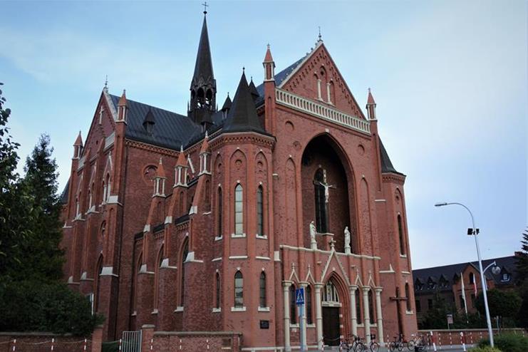 Nysa - kościół pw. Matki Bożej Bolesnej (1).JPG