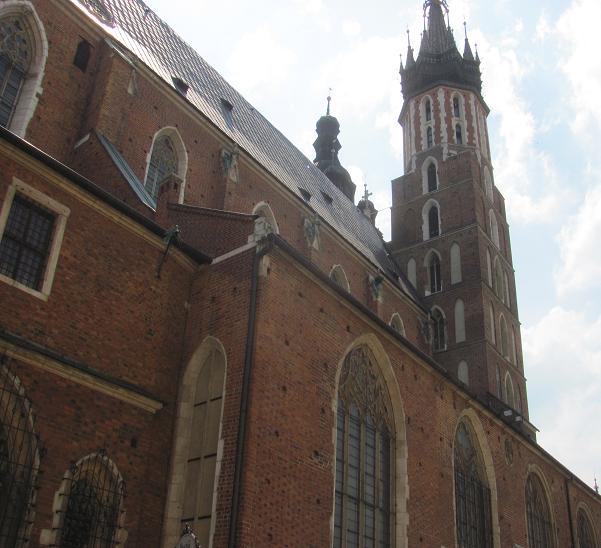 Kraków - kościół Mariacki 18 - ośmiokątny szczyt.JPG