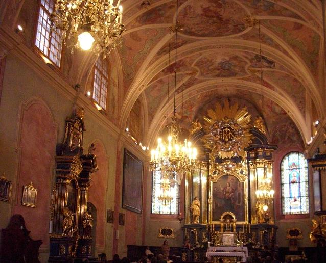 5. Kraków - kościół św. Barbary - w kaplicy za bocznym ołtarzem jest słynna pieta.JPG