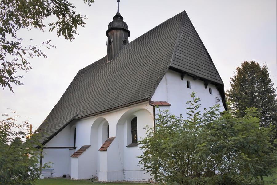 Godzikowice - kościół z reperem (4).JPG