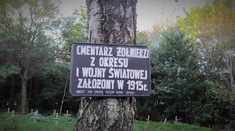 Cmentarz wojenny - Kurzelówka (2).jpg