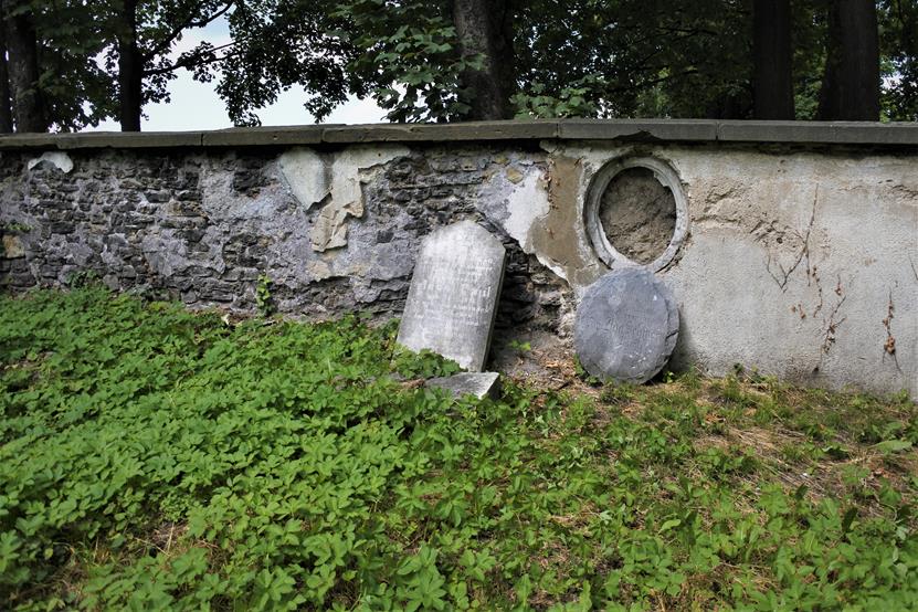 Złoty Stok - grób z II Wojny Światowej (1).JPG