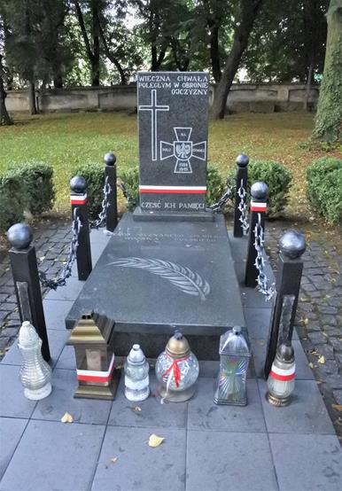 Źołnierski grób (2).JPG