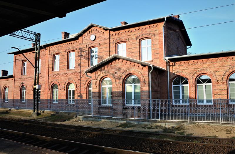 Wołów - dworzec kolejowy (14).JPG
