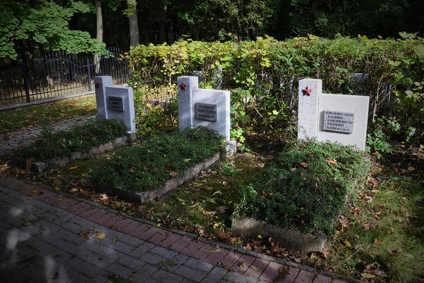 Cmentarz żołnierzy Armii Czerwonej (5).JPG