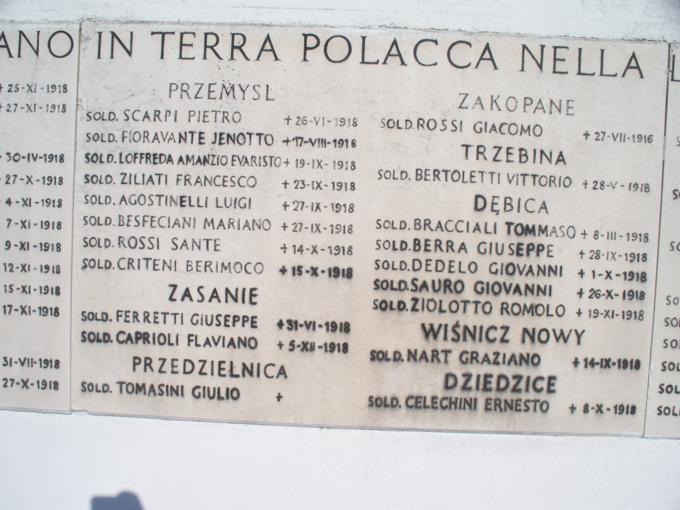 Cmentarz żołnierzy włoskich (12).JPG