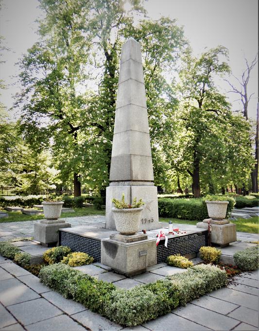 Cmentarz żołnierzy Armii Czerwonej (10).JPG