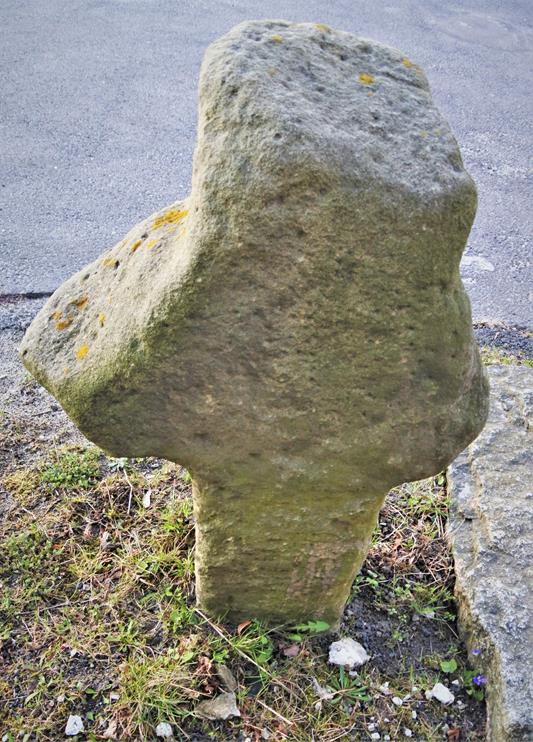 Kamienny krzyż (5).JPG
