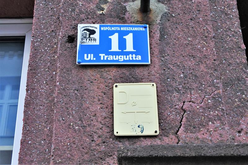 Ulica Romualda Traugutta 11 (5).JPG