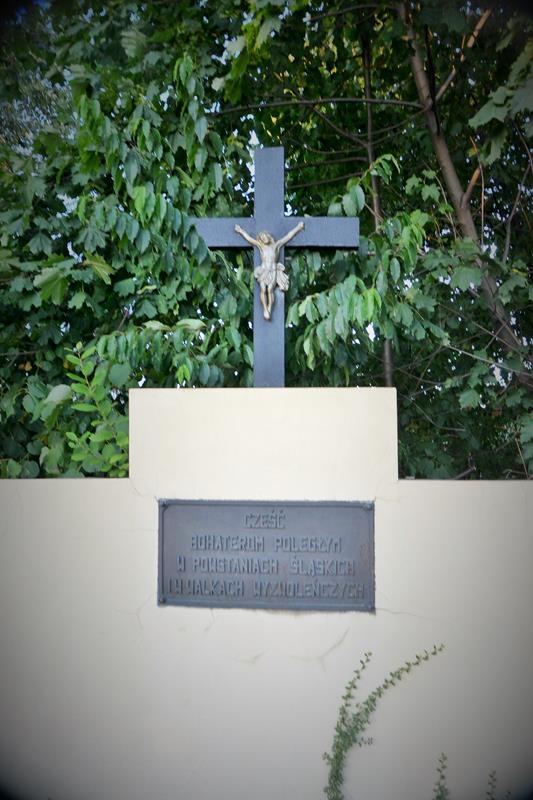Mysłowice - Brzezinka, grób Powstańców Śląskich (2).JPG