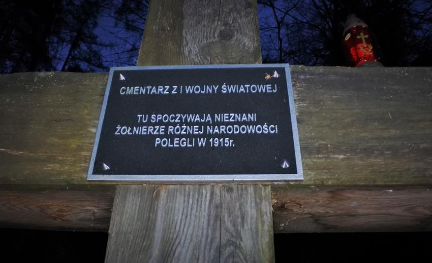 Bełwin - cmentarz wojenny (7).JPG