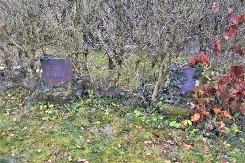 Opawa - kwatera wojenna na cmentarzu żydowskim (5).JPG