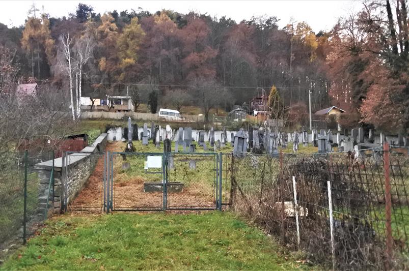 Krnov - cmentarz żydowski (1).JPG