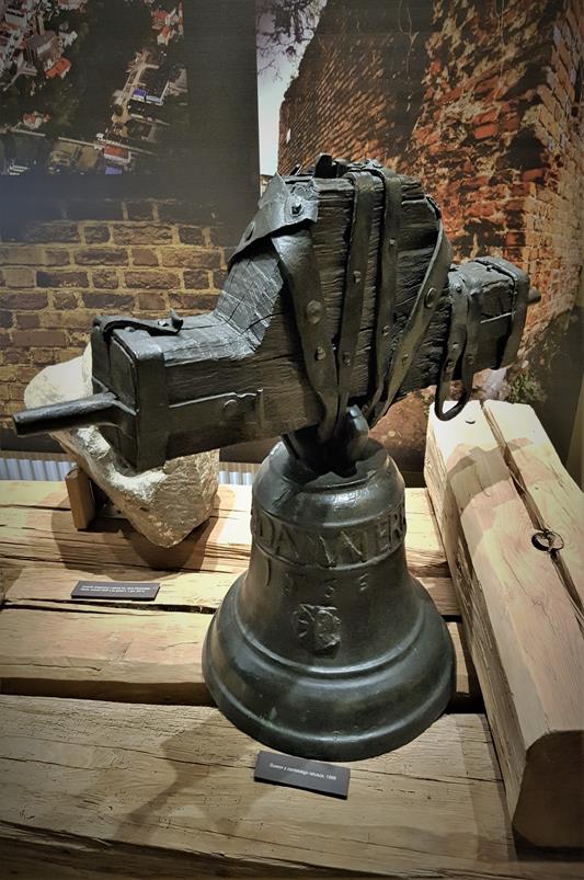 Dzwon z opolskiego ratusza (1).jpg