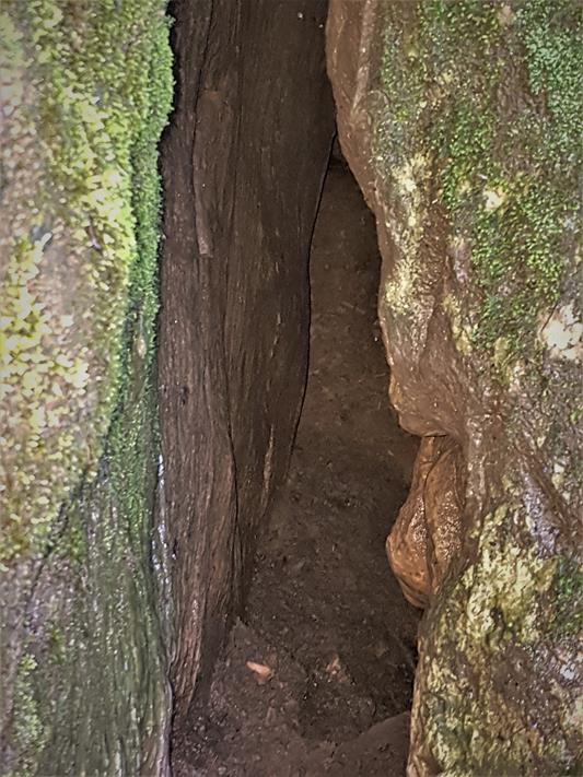 Jaskinia z Otoczami (5).jpg
