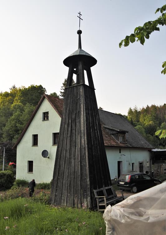 Drewniana dzwonnica (4).JPG